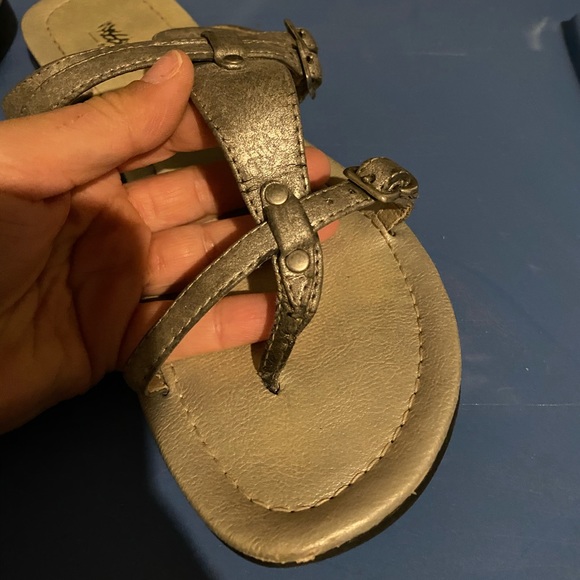 Mossimo Silver Sandals - Picture 4 of 7